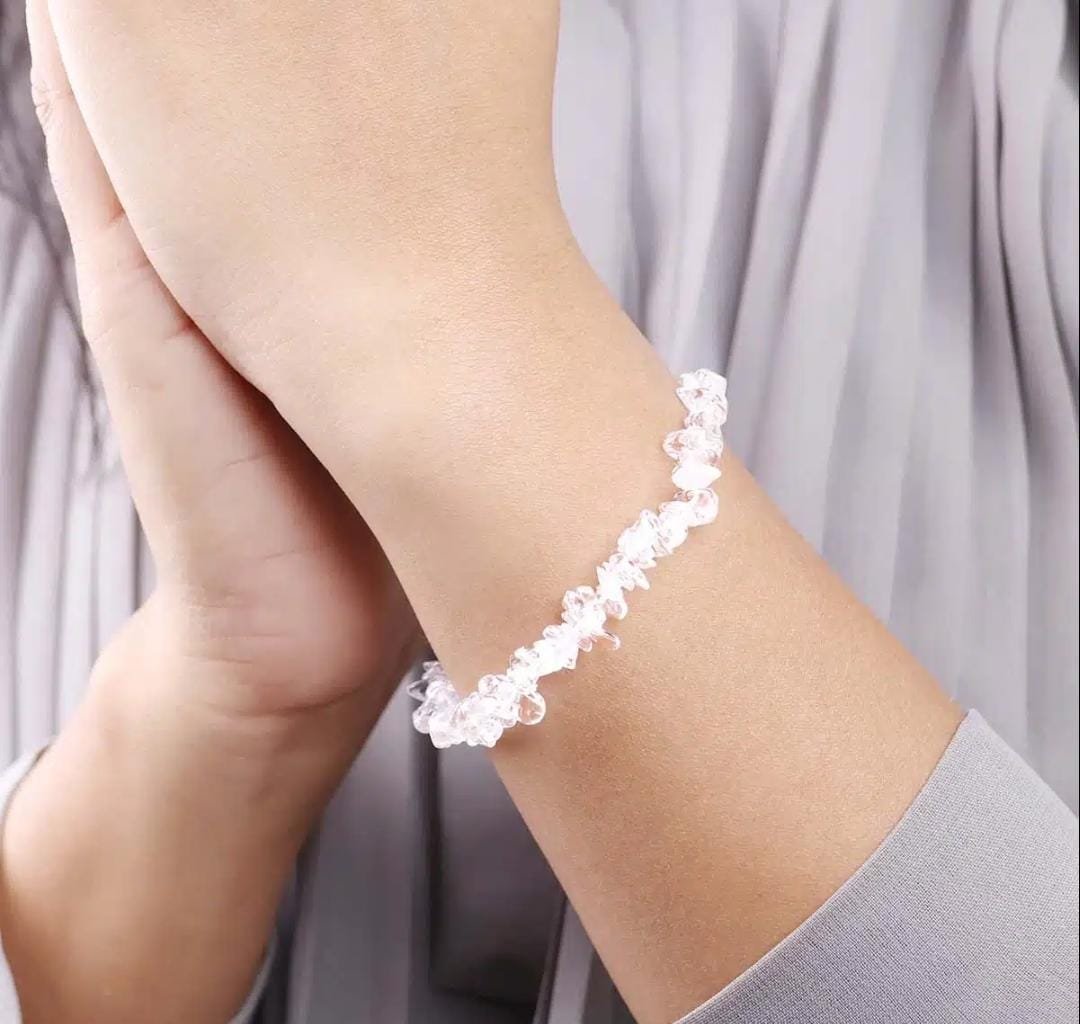 Clear Quartz Chips Stone Bracelet - Image 5